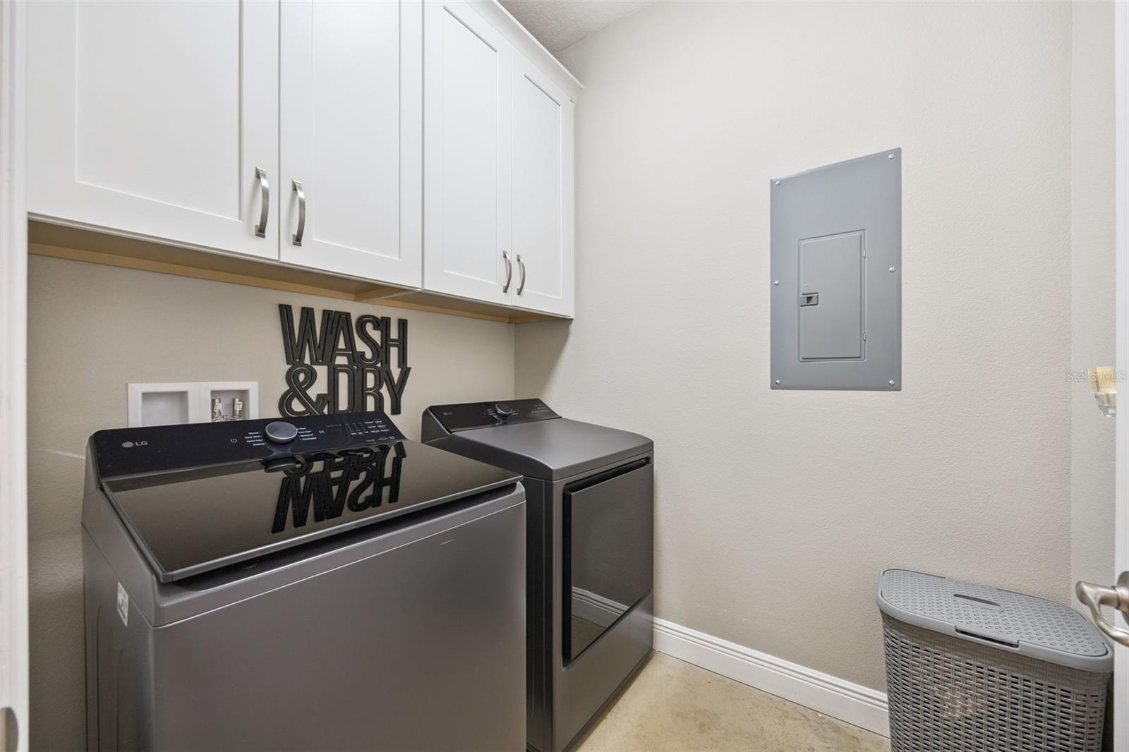 Image 27 of 55 For 2070 Blackfoot Trail