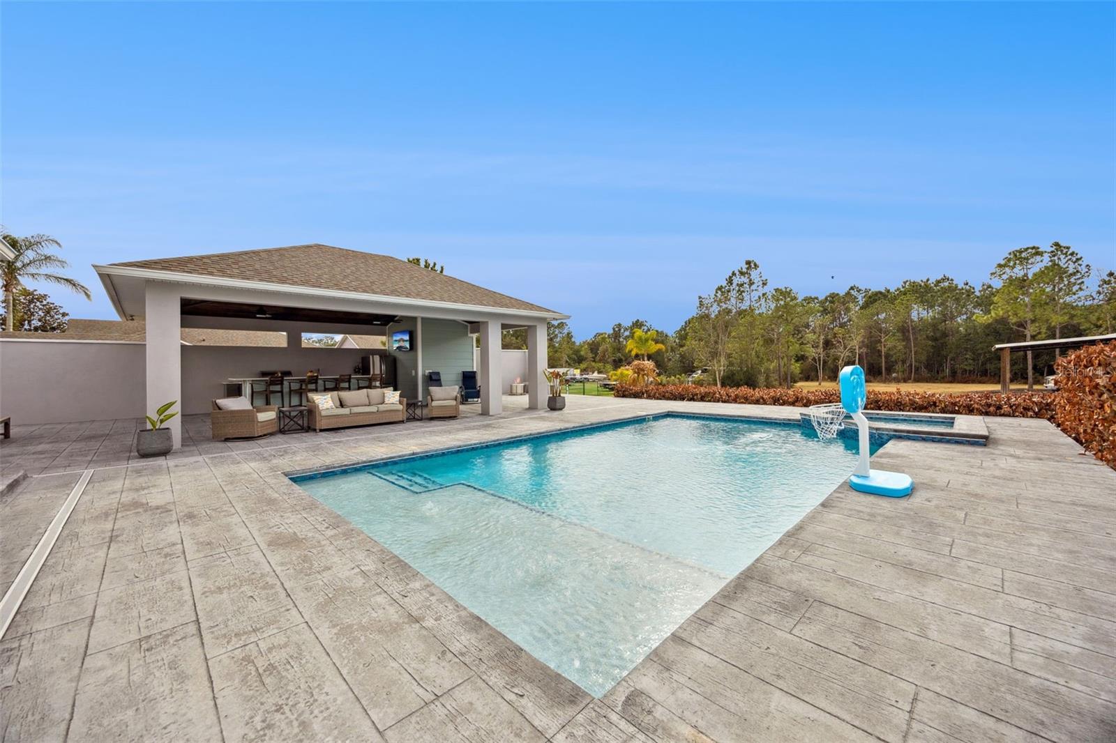 Image 33 of 55 For 2070 Blackfoot Trail