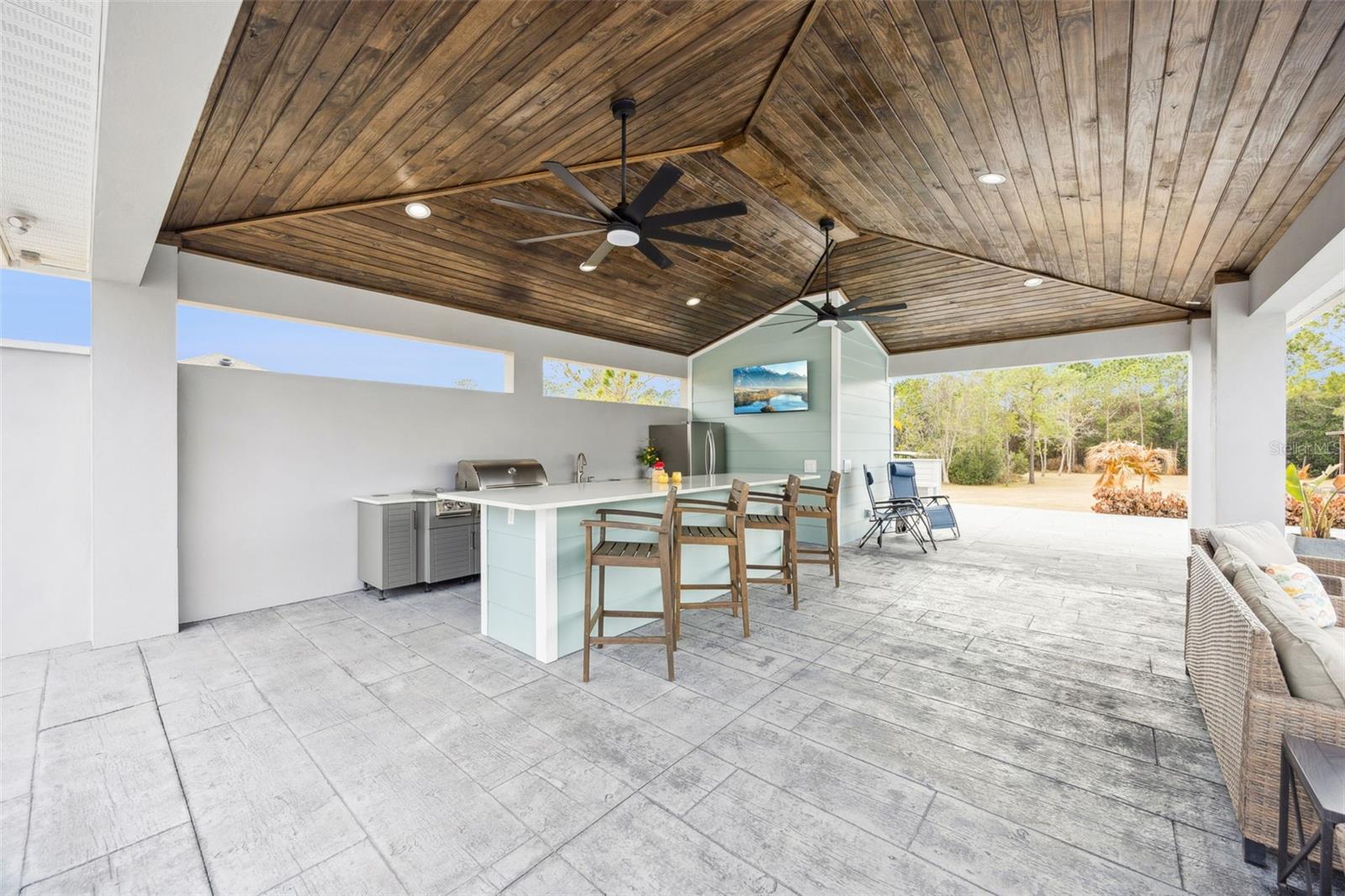 Image 39 of 55 For 2070 Blackfoot Trail