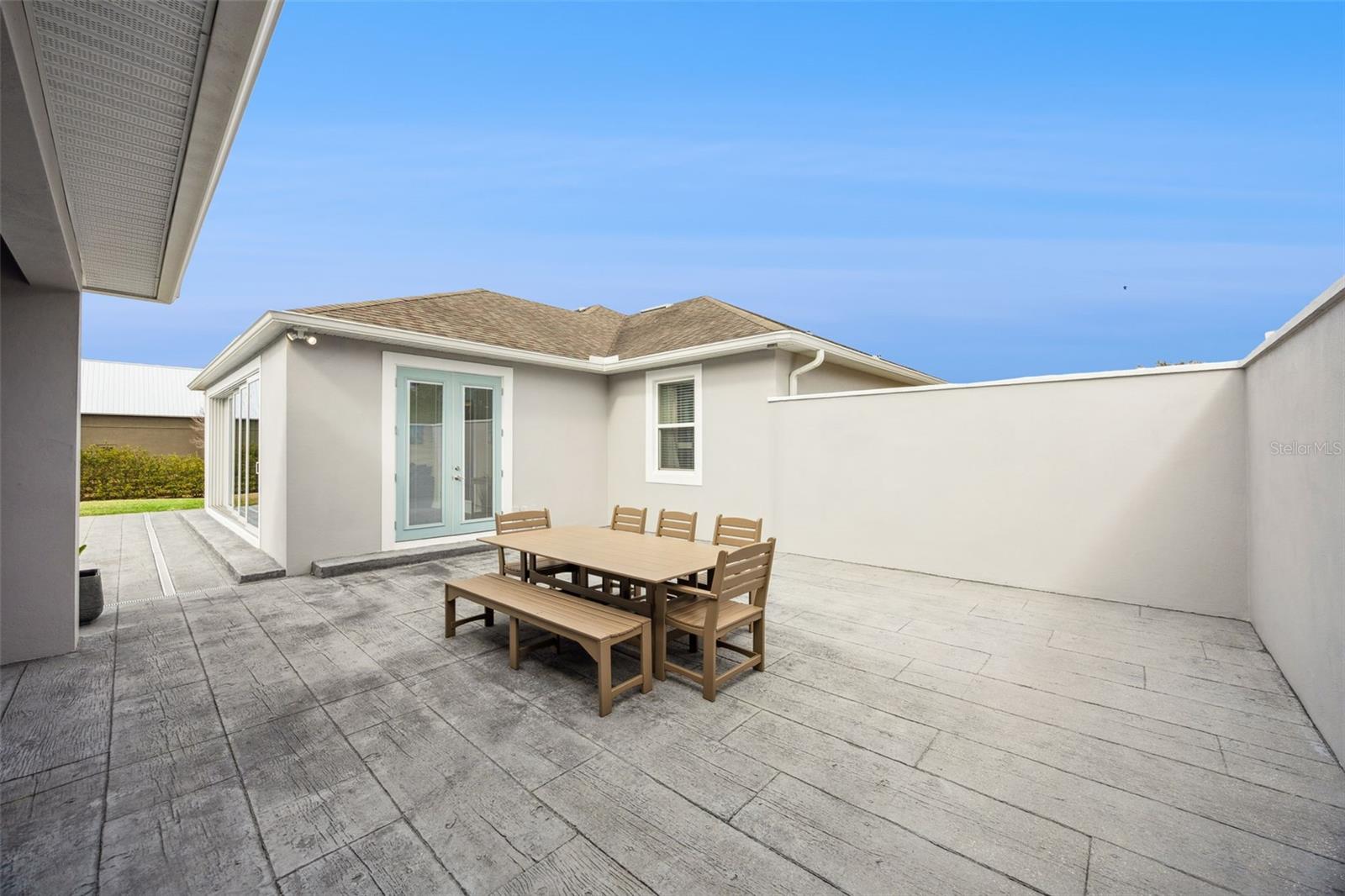 Image 42 of 55 For 2070 Blackfoot Trail