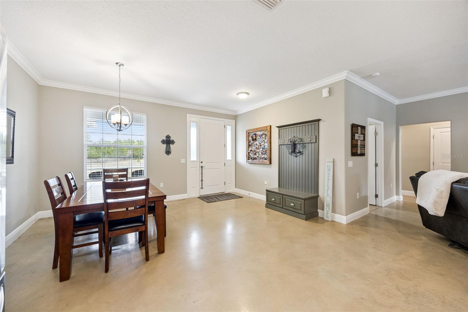 Image 6 of 55 For 2070 Blackfoot Trail