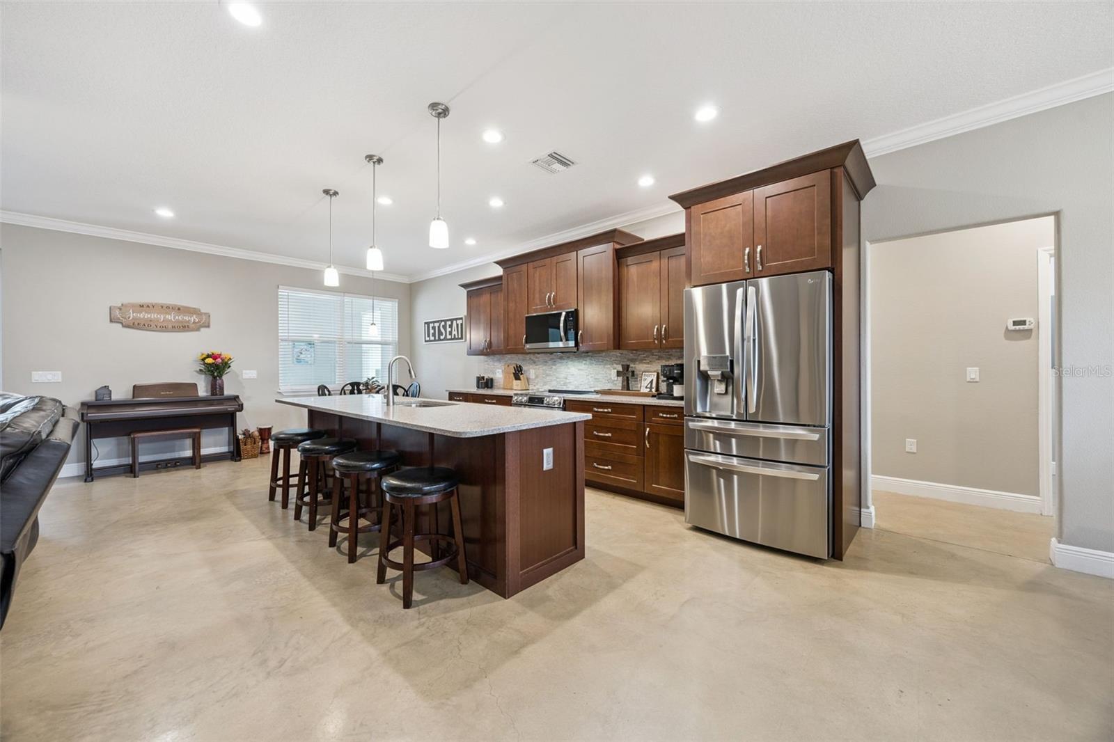 Image 9 of 55 For 2070 Blackfoot Trail