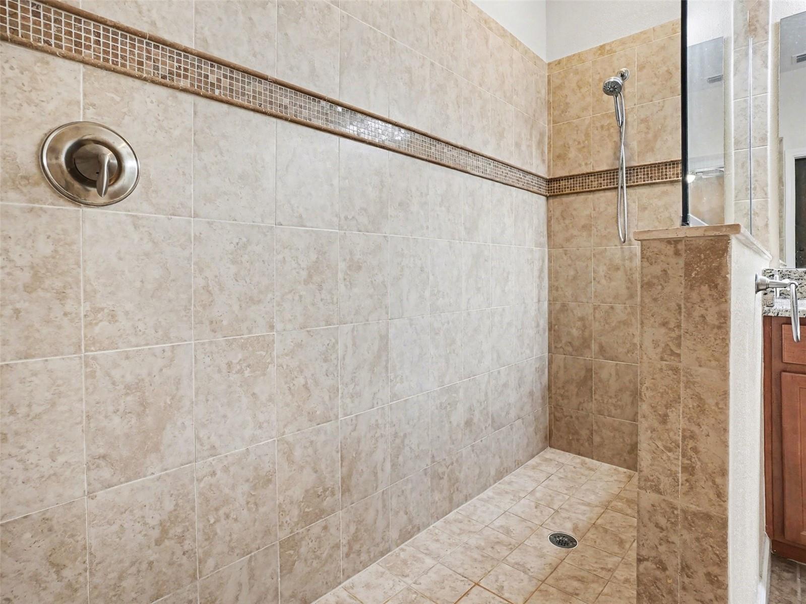 Image 22 of 36 For 3516 Windansea Court