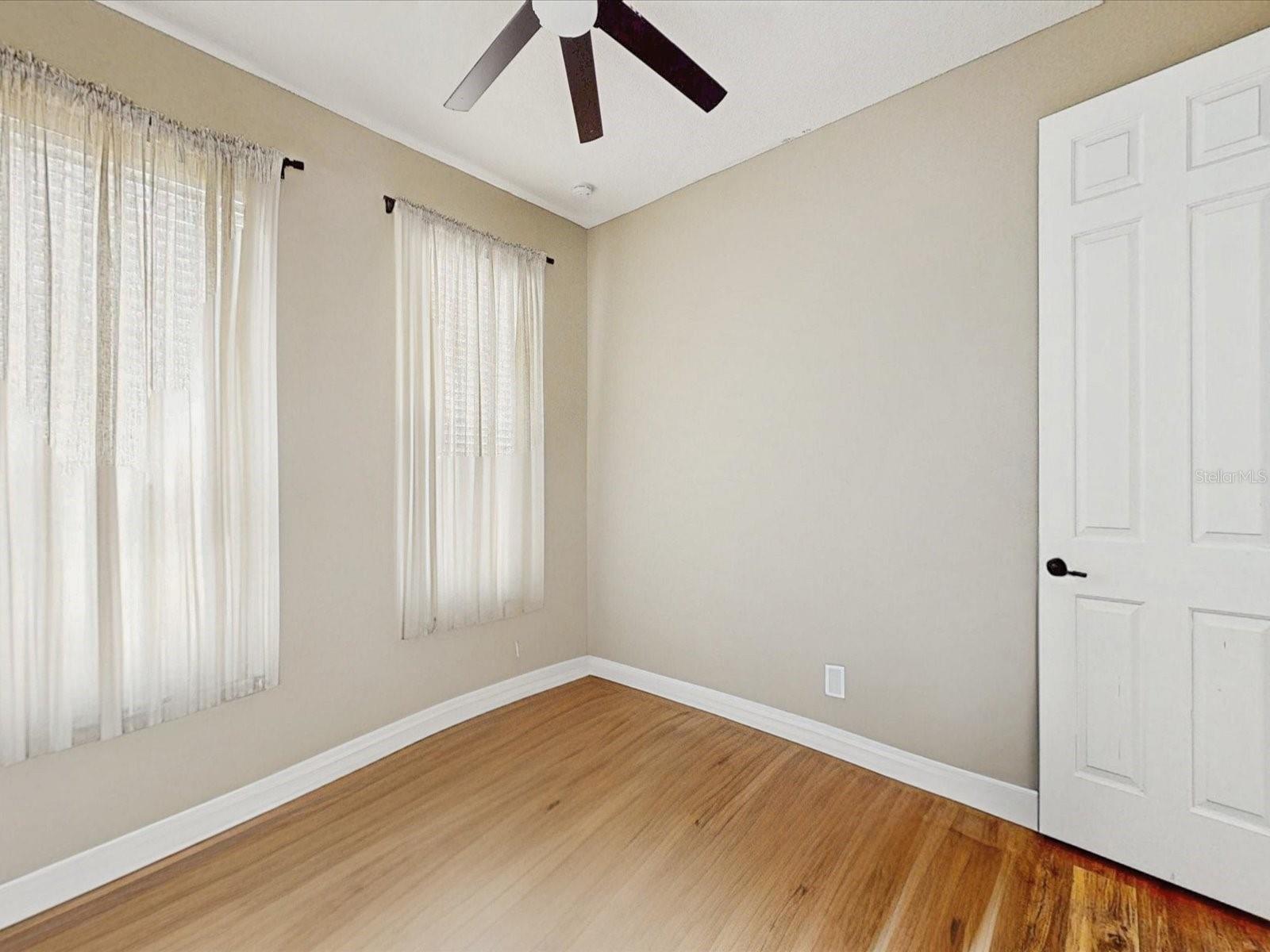 Image 13 of 32 For 3858 Shoreside Drive