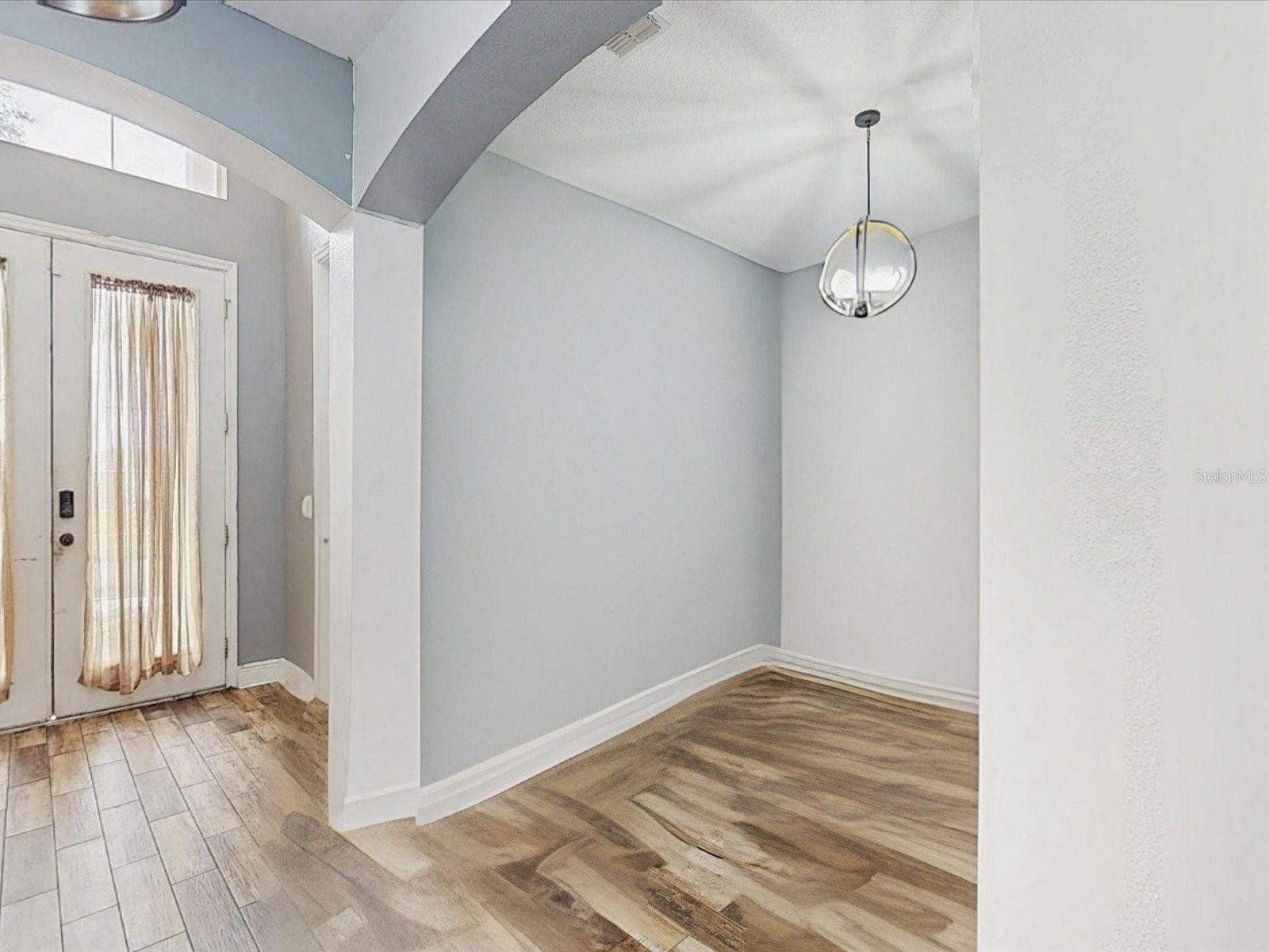 Image 4 of 32 For 3858 Shoreside Drive