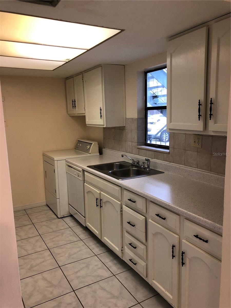 Image 9 of 11 For 2616 Lemon Tree Lane F