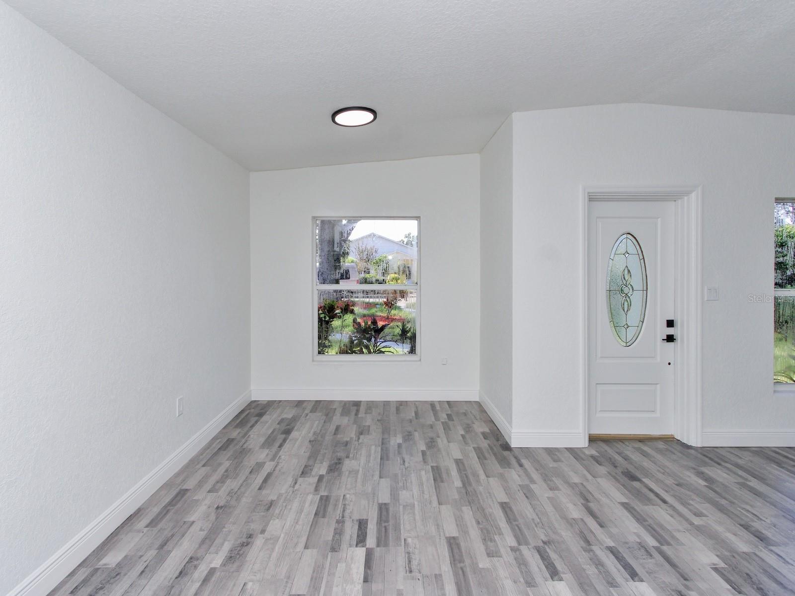 Image 11 of 44 For 913 Buckwood Drive