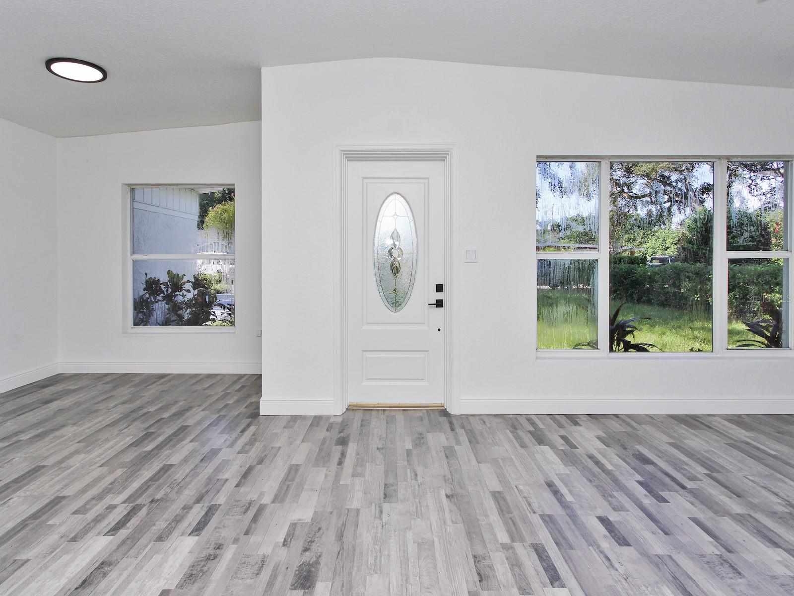 Image 12 of 44 For 913 Buckwood Drive