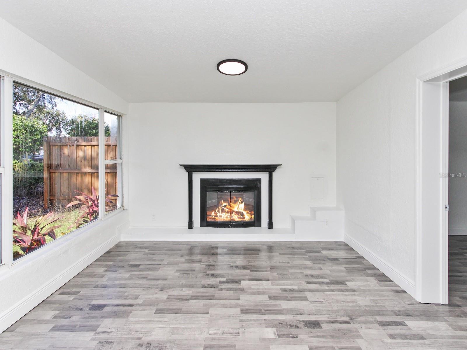 Image 17 of 44 For 913 Buckwood Drive