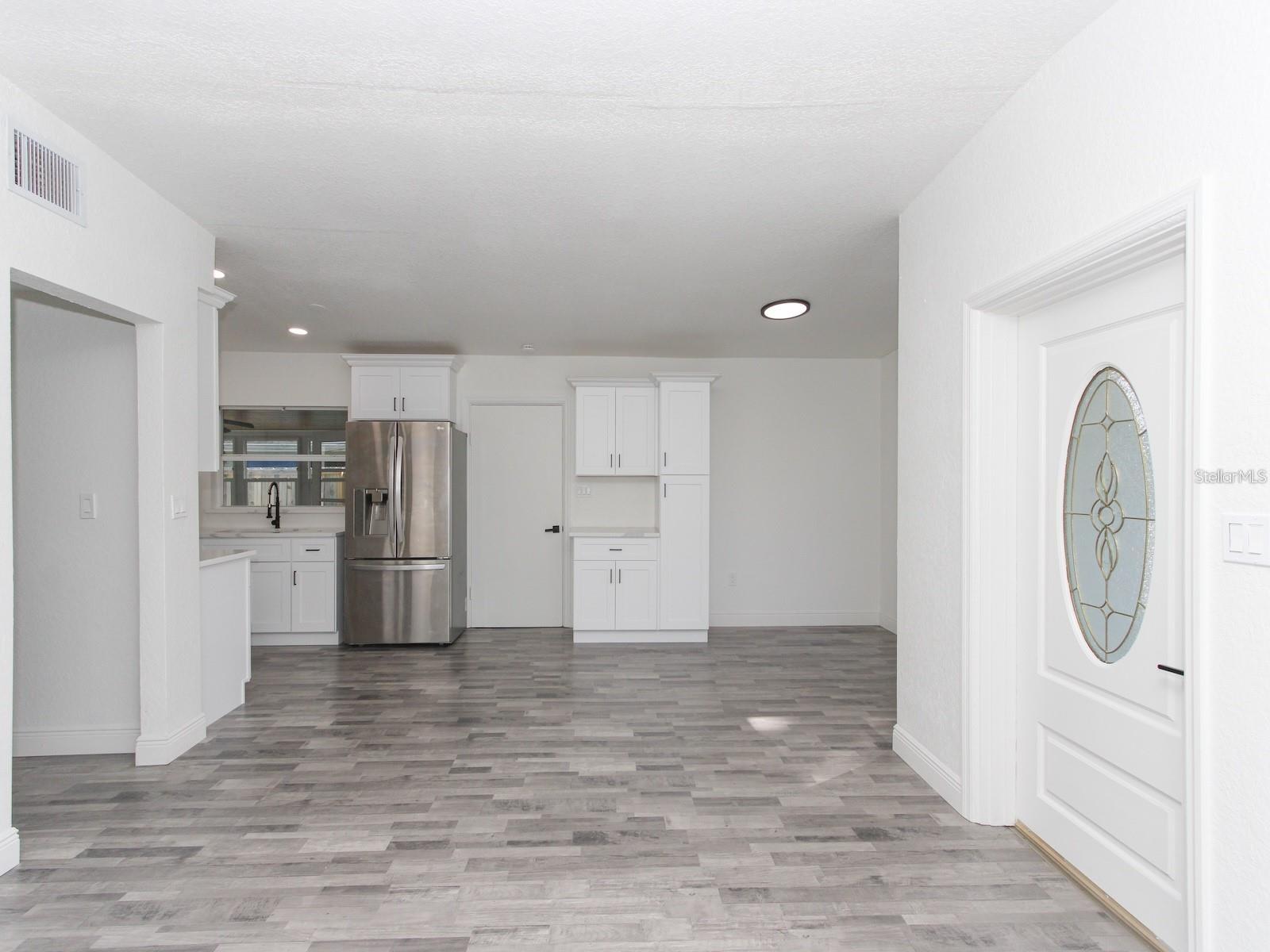 Image 19 of 44 For 913 Buckwood Drive