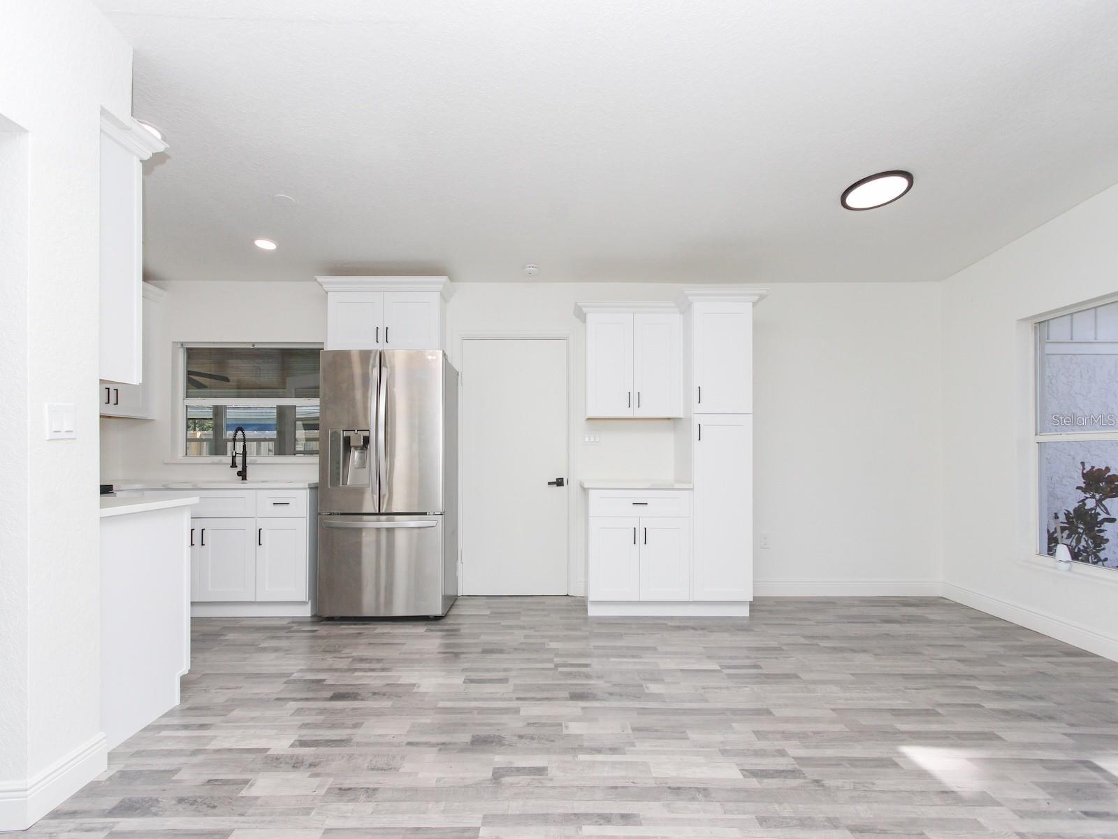 Image 24 of 44 For 913 Buckwood Drive