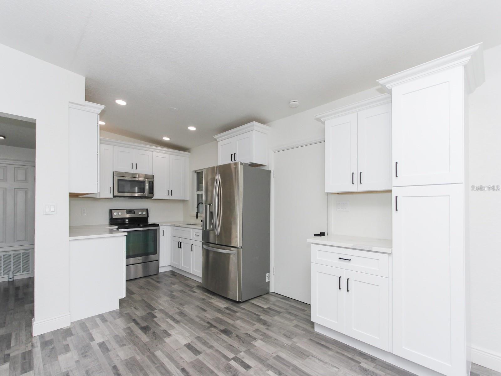 Image 28 of 44 For 913 Buckwood Drive