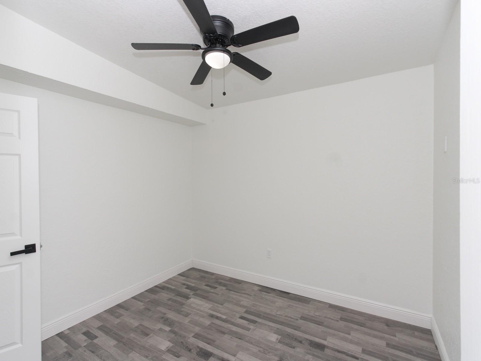 Image 37 of 44 For 913 Buckwood Drive