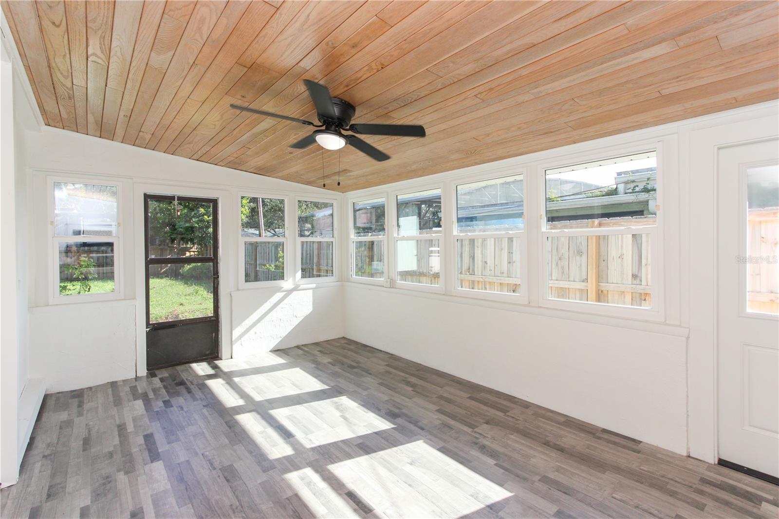 Image 41 of 44 For 913 Buckwood Drive