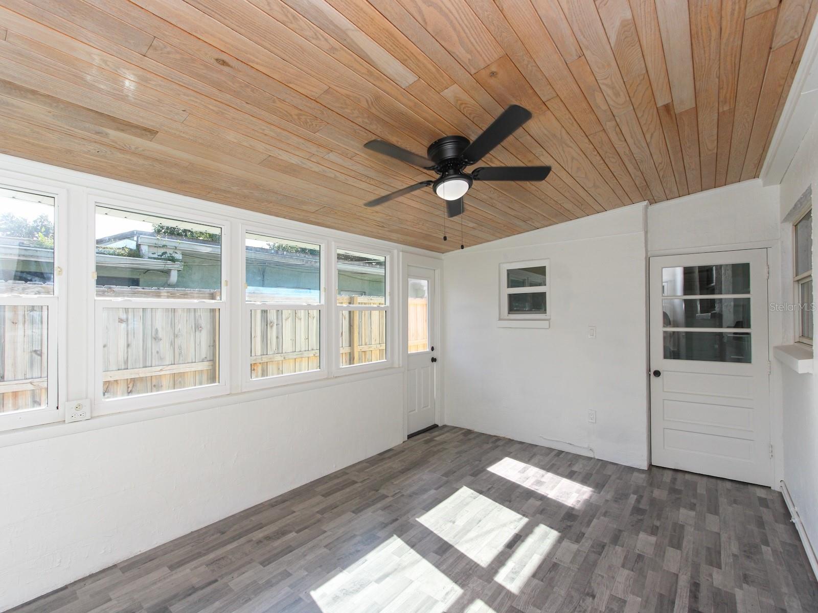 Image 42 of 44 For 913 Buckwood Drive