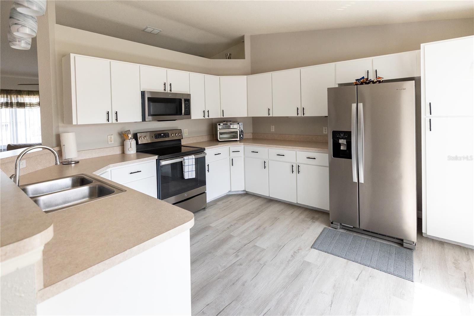 Image 11 of 30 For 5920 102nd Street