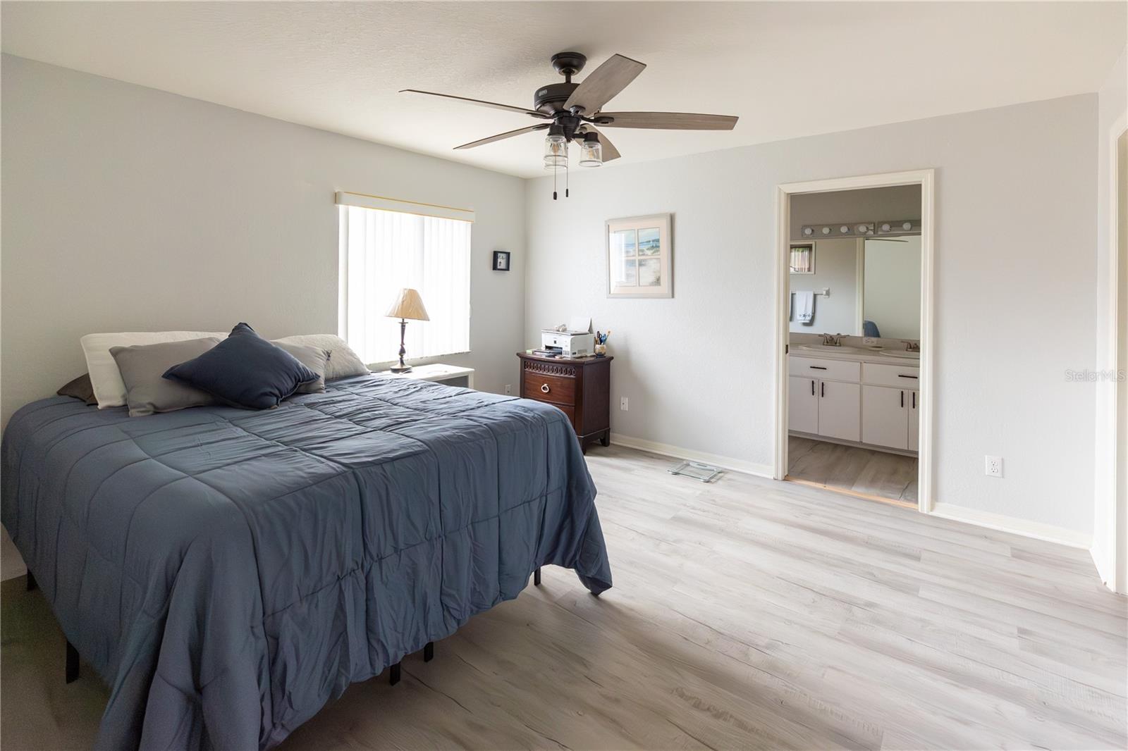 Image 21 of 30 For 5920 102nd Street