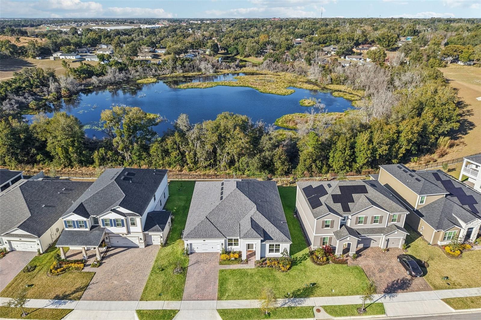 Listing photo id 42 for 710 Creeping Fig Street