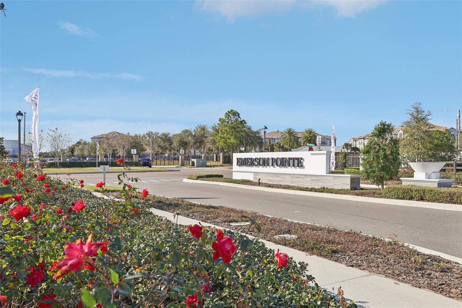 Listing photo id 52 for 710 Creeping Fig Street