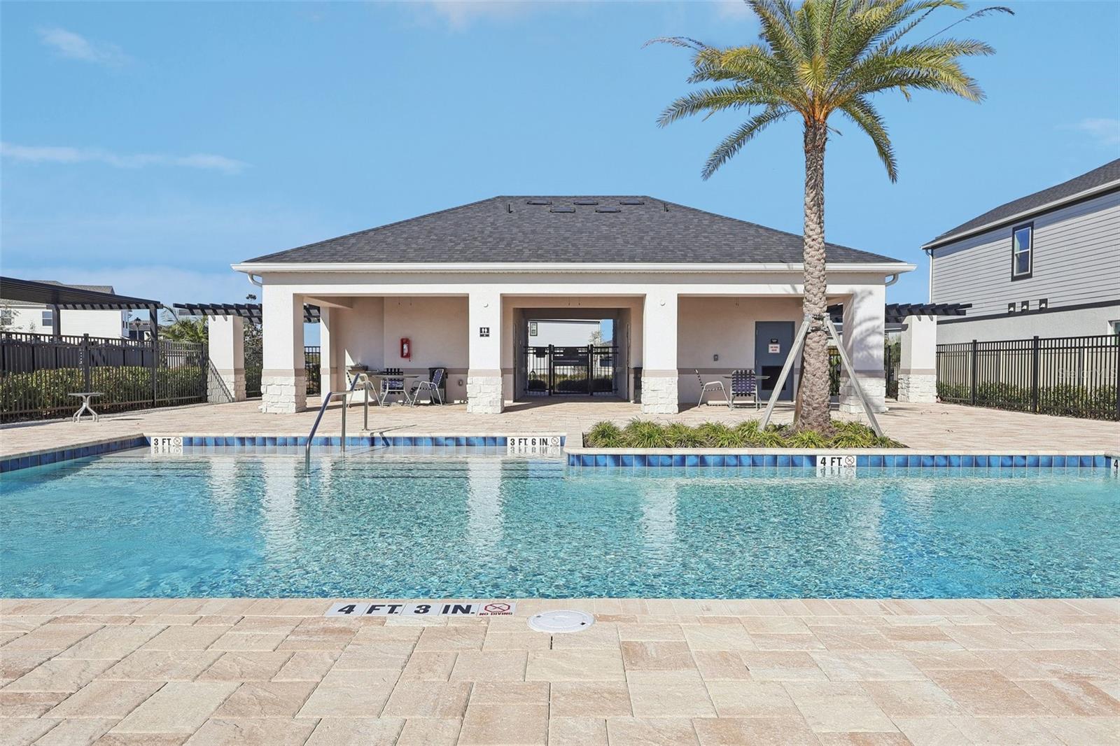 Listing photo id 58 for 710 Creeping Fig Street