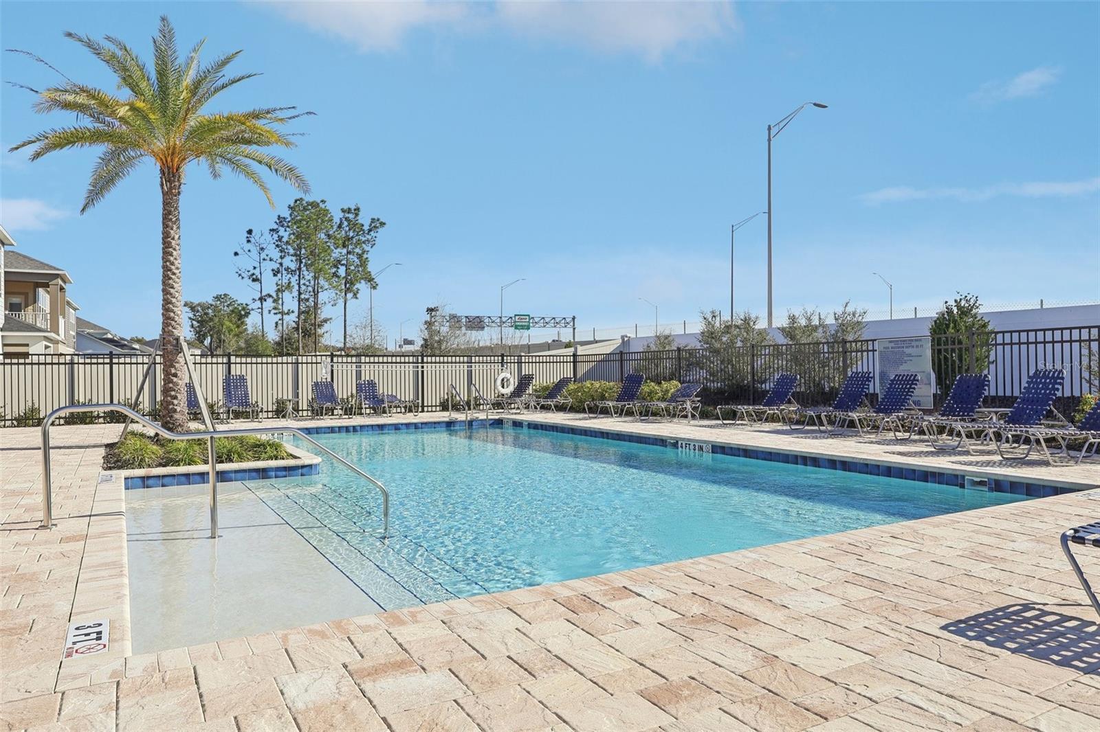 Listing photo id 59 for 710 Creeping Fig Street