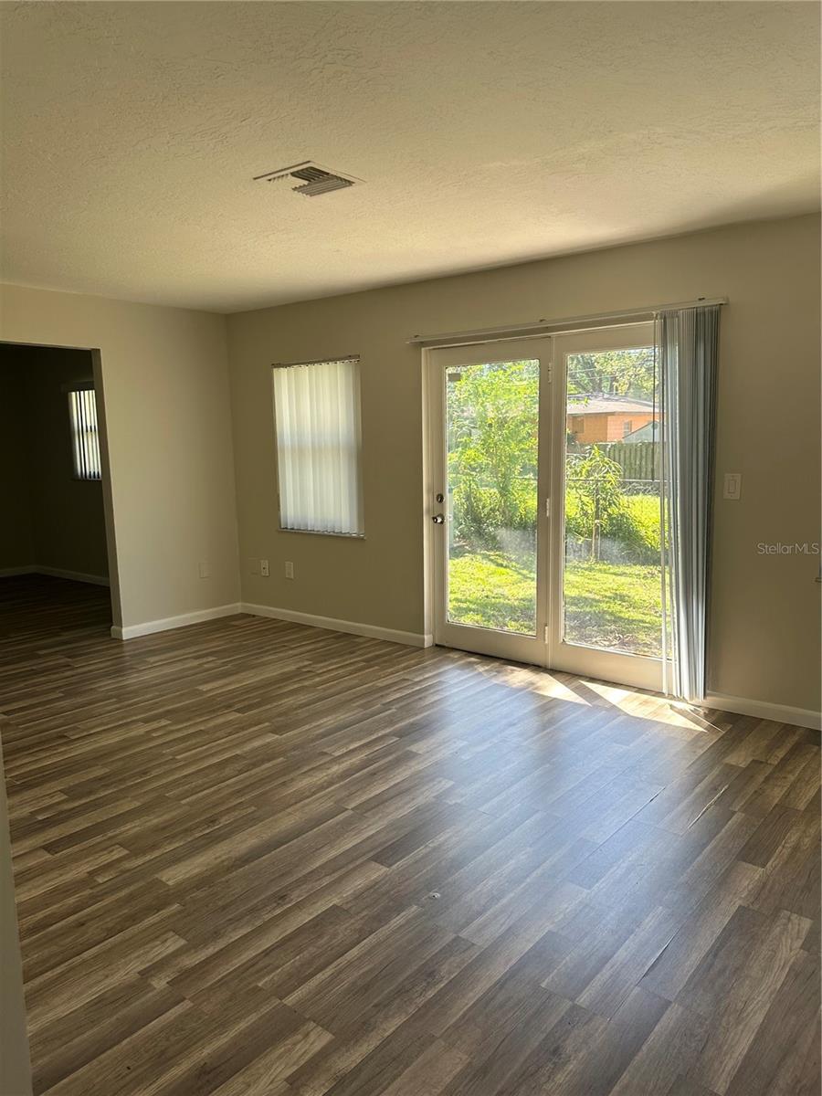 Image 4 of 22 For 1795 Lilac Circle