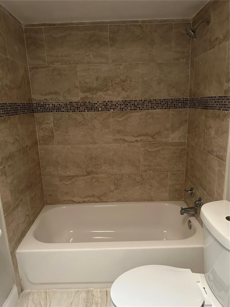 Image 6 of 22 For 1795 Lilac Circle