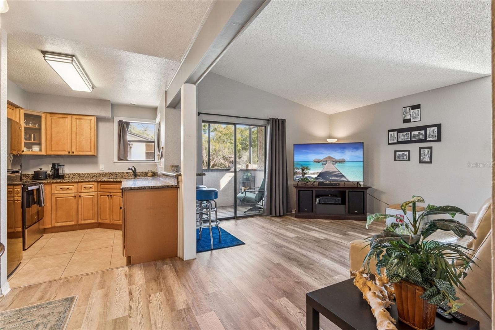 Image 11 of 39 For 2924 Antique Oaks Circle 46