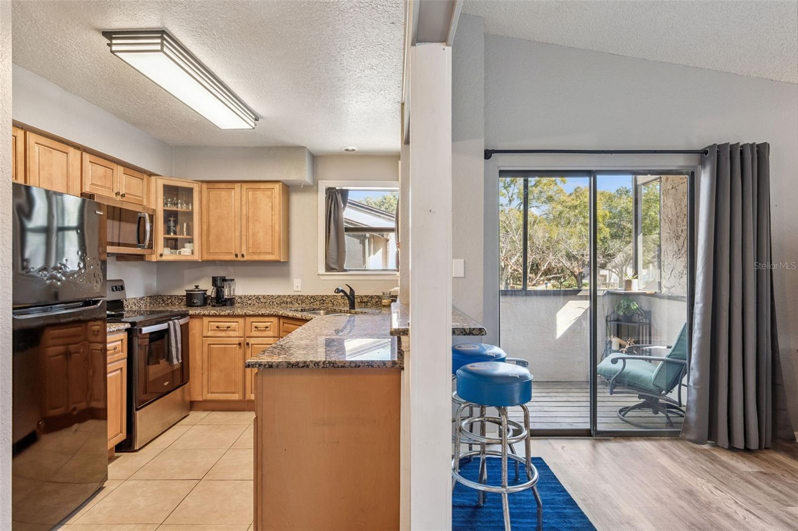 Image 15 of 39 For 2924 Antique Oaks Circle 46