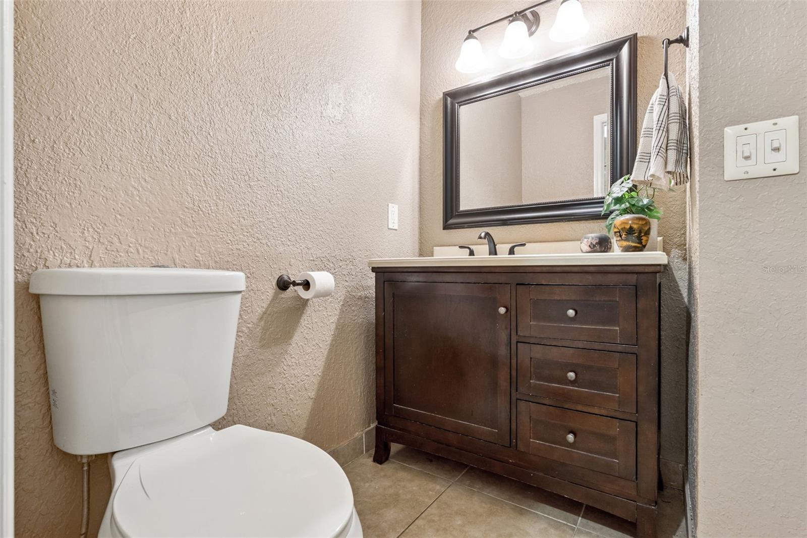 Image 24 of 39 For 2924 Antique Oaks Circle 46