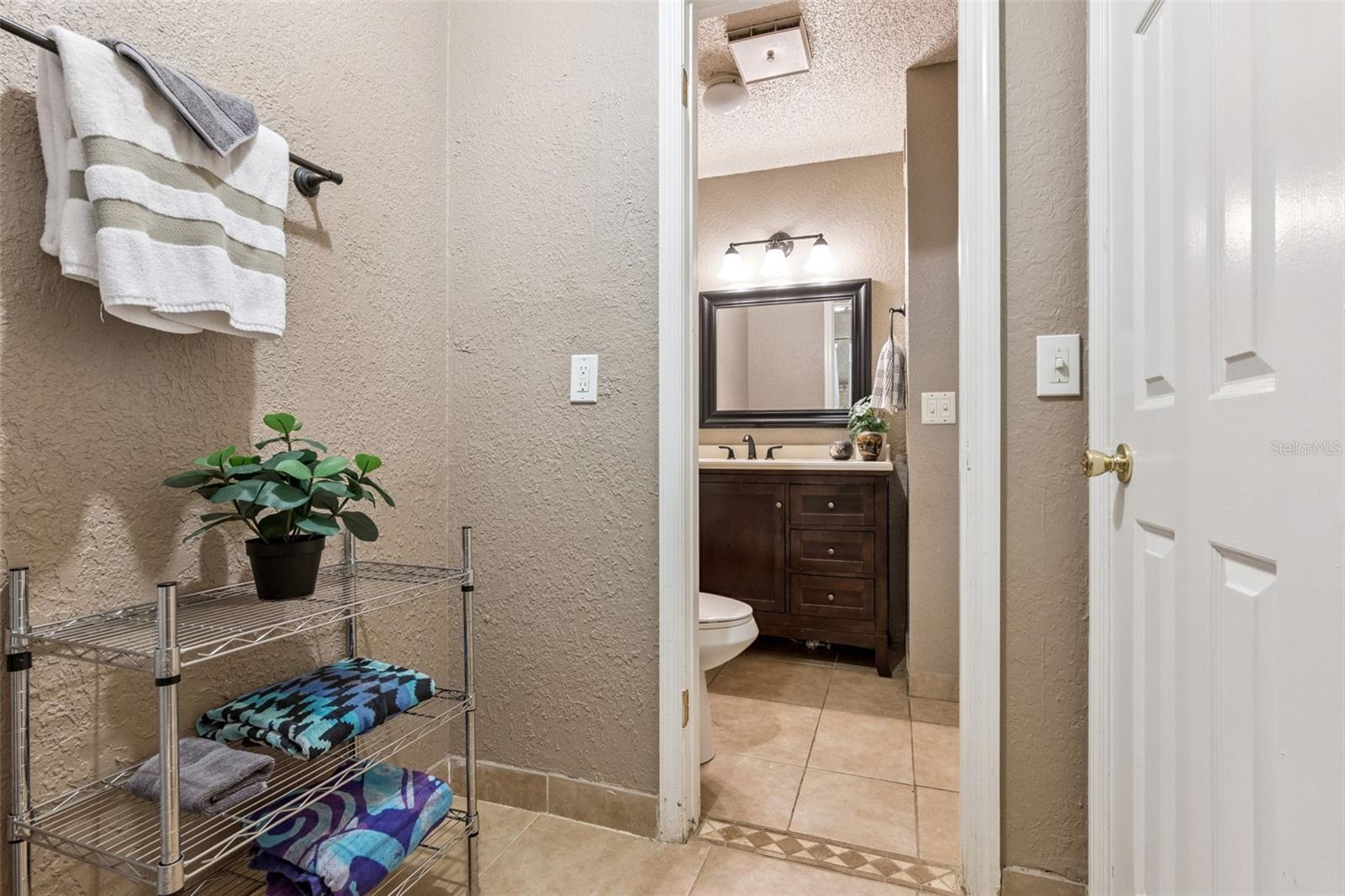 Image 26 of 39 For 2924 Antique Oaks Circle 46