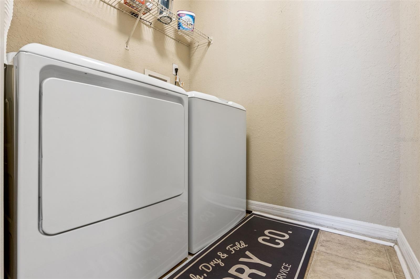 Image 27 of 39 For 2924 Antique Oaks Circle 46