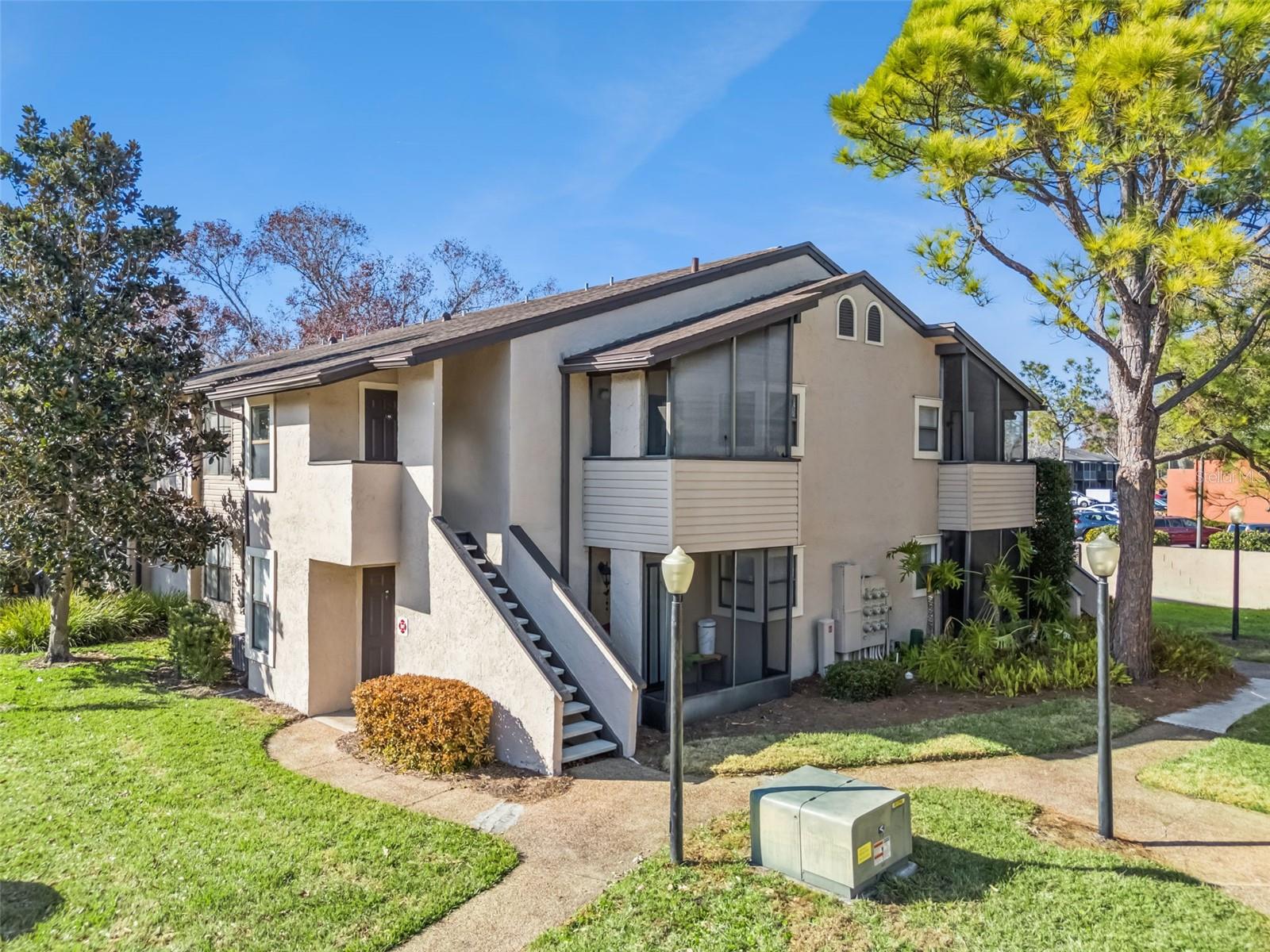 Image 32 of 39 For 2924 Antique Oaks Circle 46