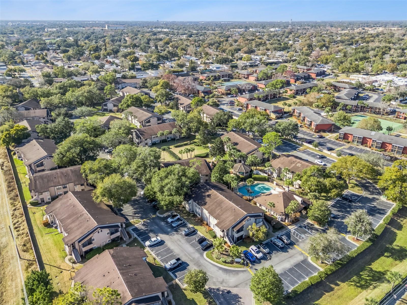 Image 36 of 39 For 2924 Antique Oaks Circle 46