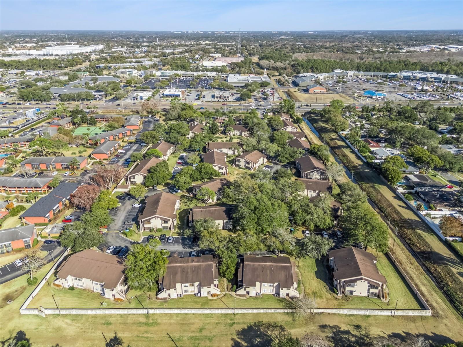 Image 37 of 39 For 2924 Antique Oaks Circle 46