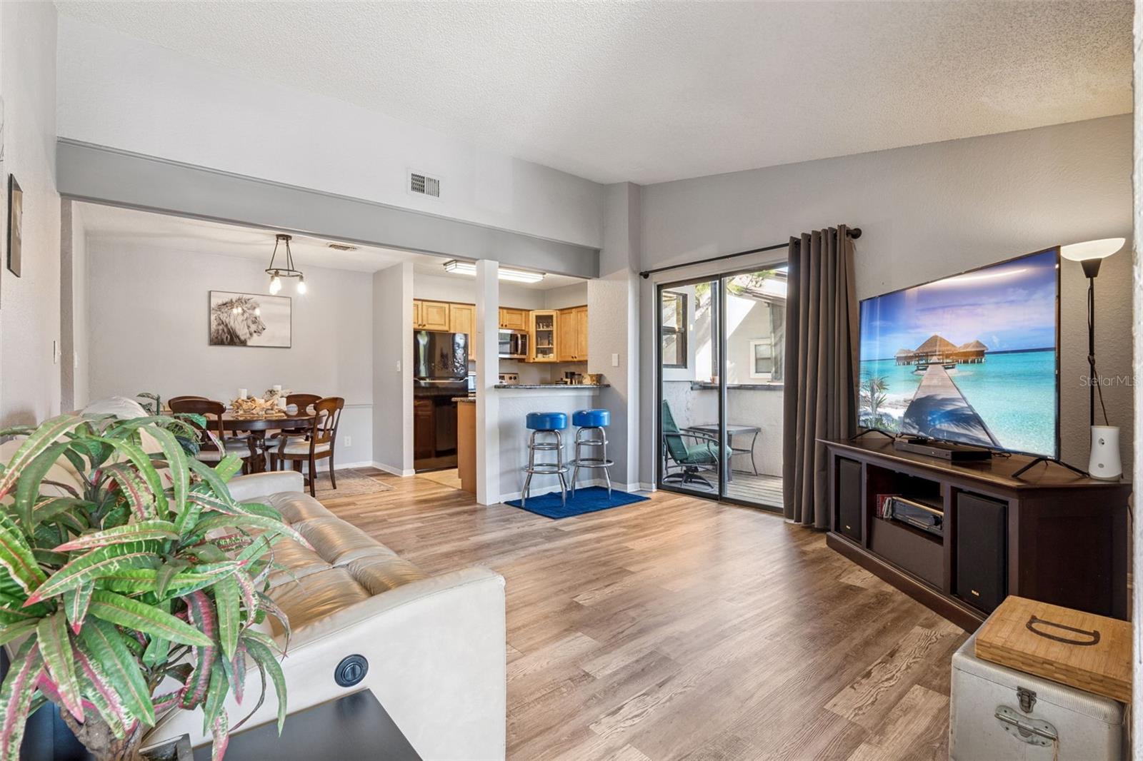 Image 5 of 39 For 2924 Antique Oaks Circle 46