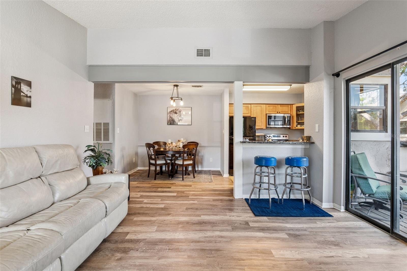 Image 8 of 39 For 2924 Antique Oaks Circle 46