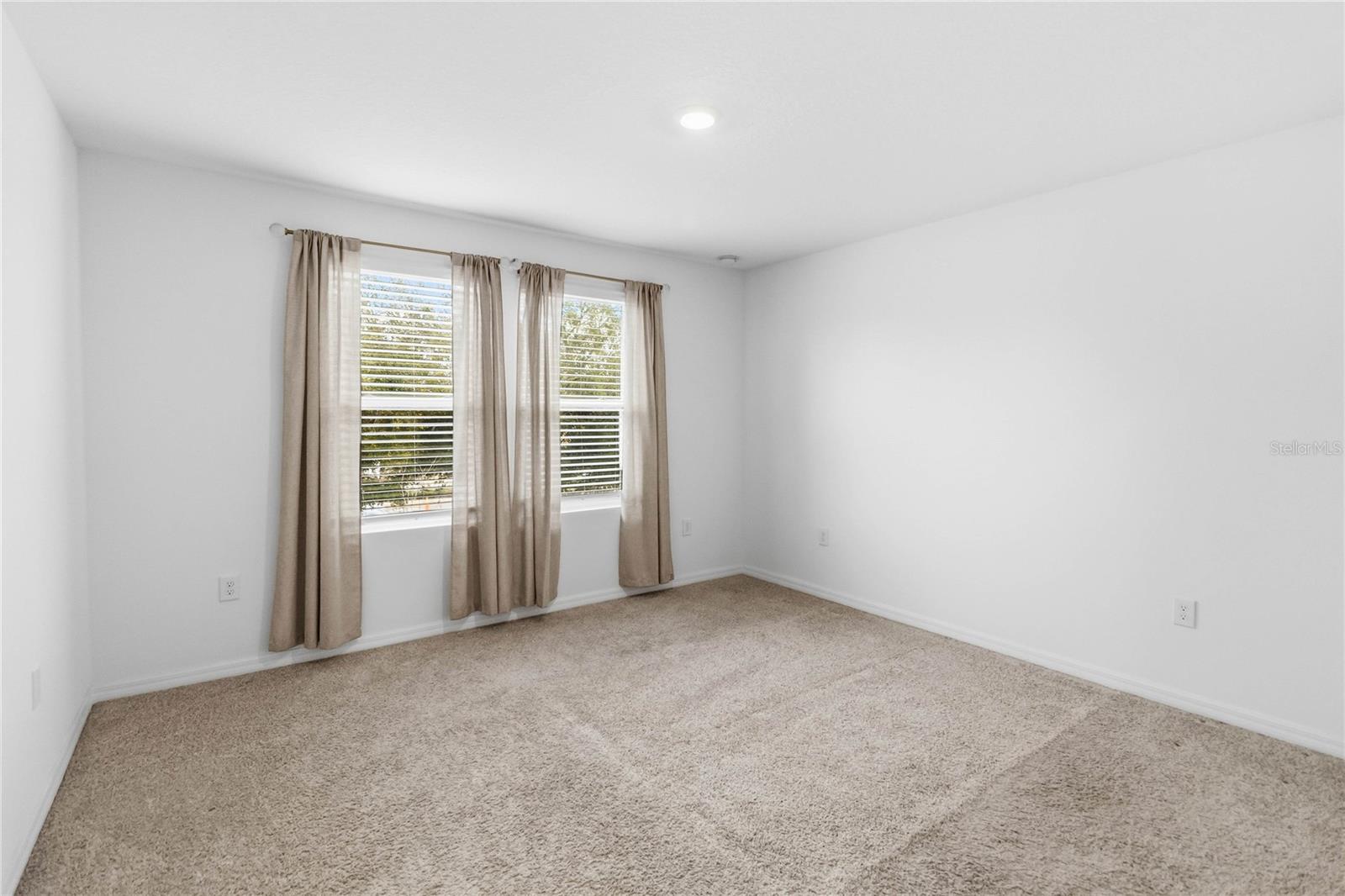 Image 8 of 19 For 1851 Roosevelt Place