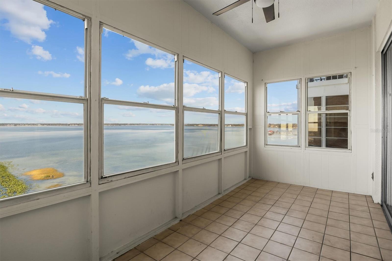 Image 17 of 31 For 2131 Lakeview Drive 904