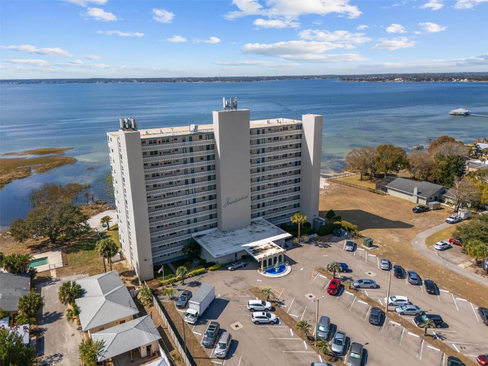 Image 2 of 31 For 2131 Lakeview Drive 904