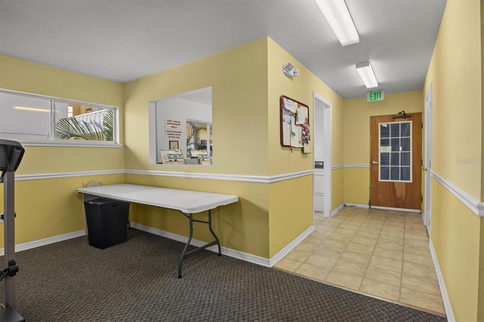 Image 21 of 31 For 2131 Lakeview Drive 904