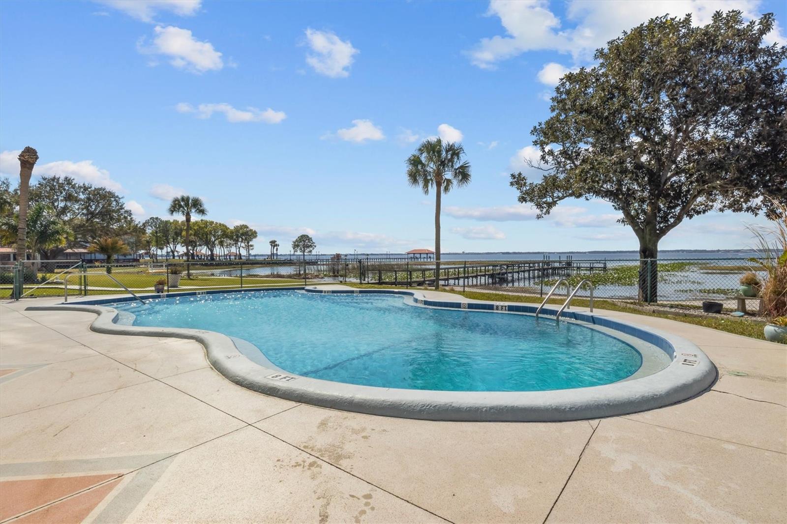 Image 25 of 31 For 2131 Lakeview Drive 904