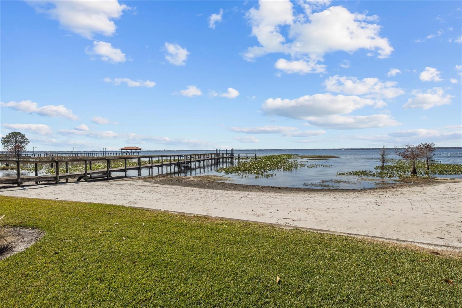 Image 28 of 31 For 2131 Lakeview Drive 904