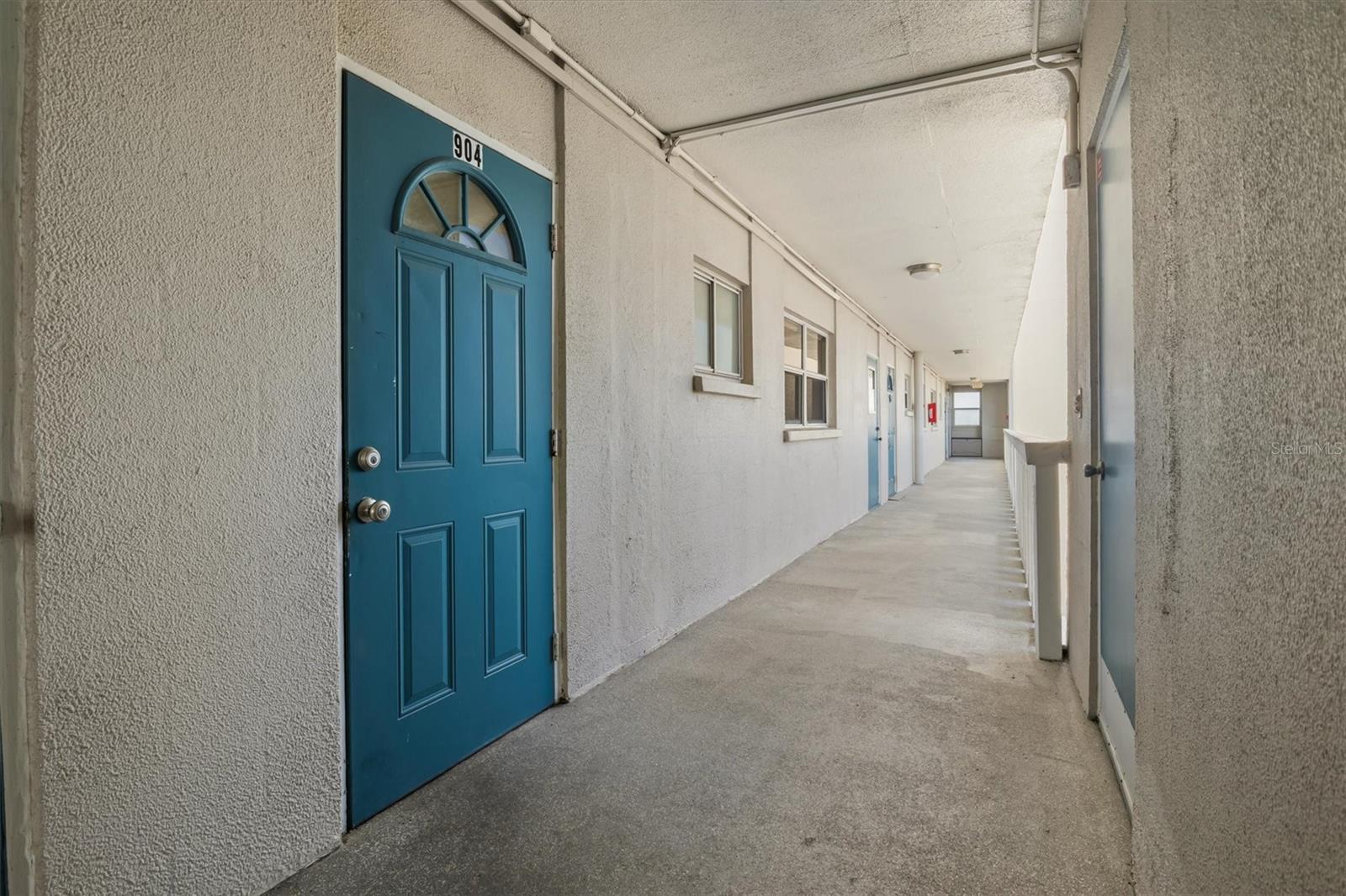 Image 5 of 31 For 2131 Lakeview Drive 904