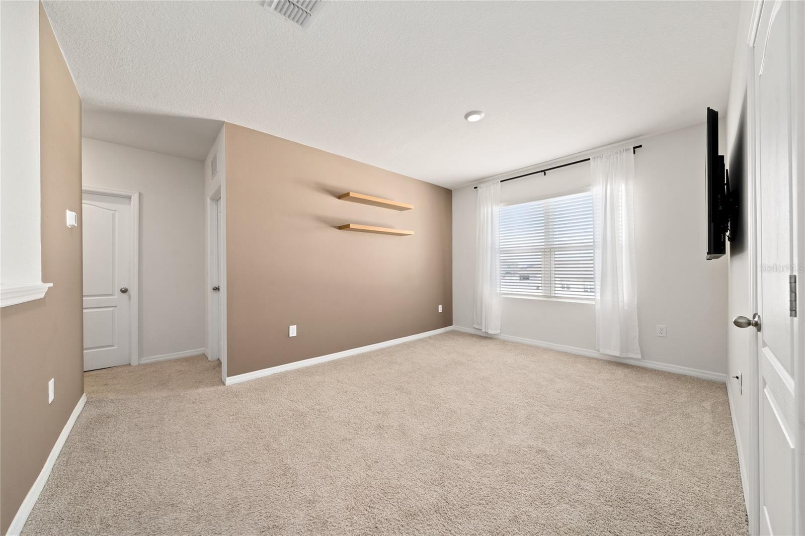 Image 22 of 35 For 740 Squires Grove Drive