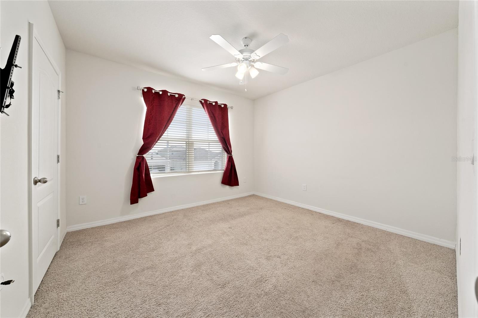 Image 27 of 35 For 740 Squires Grove Drive