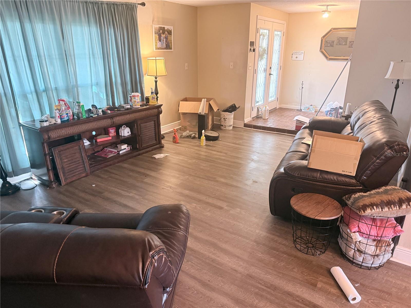 Image 4 of 12 For 107 Elm Square N