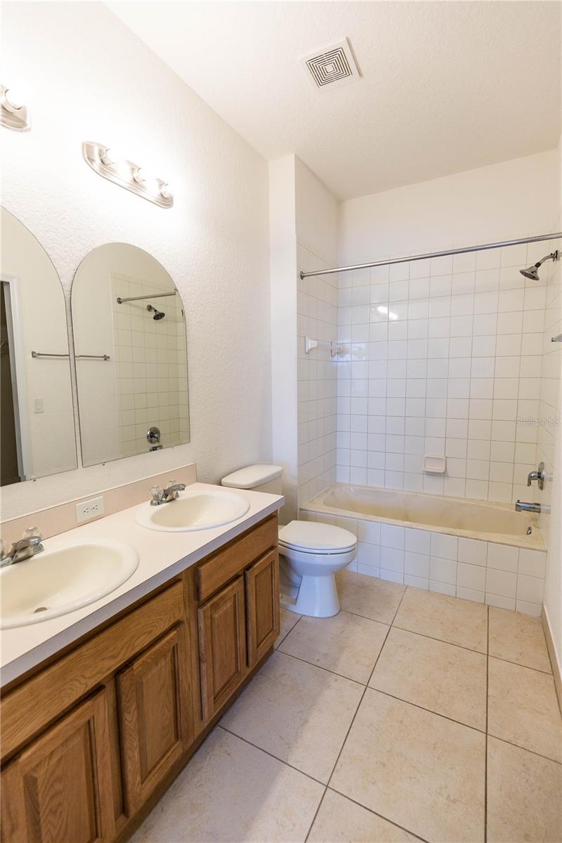 Image 15 of 25 For 1568 Portofino Meadows Boulevard