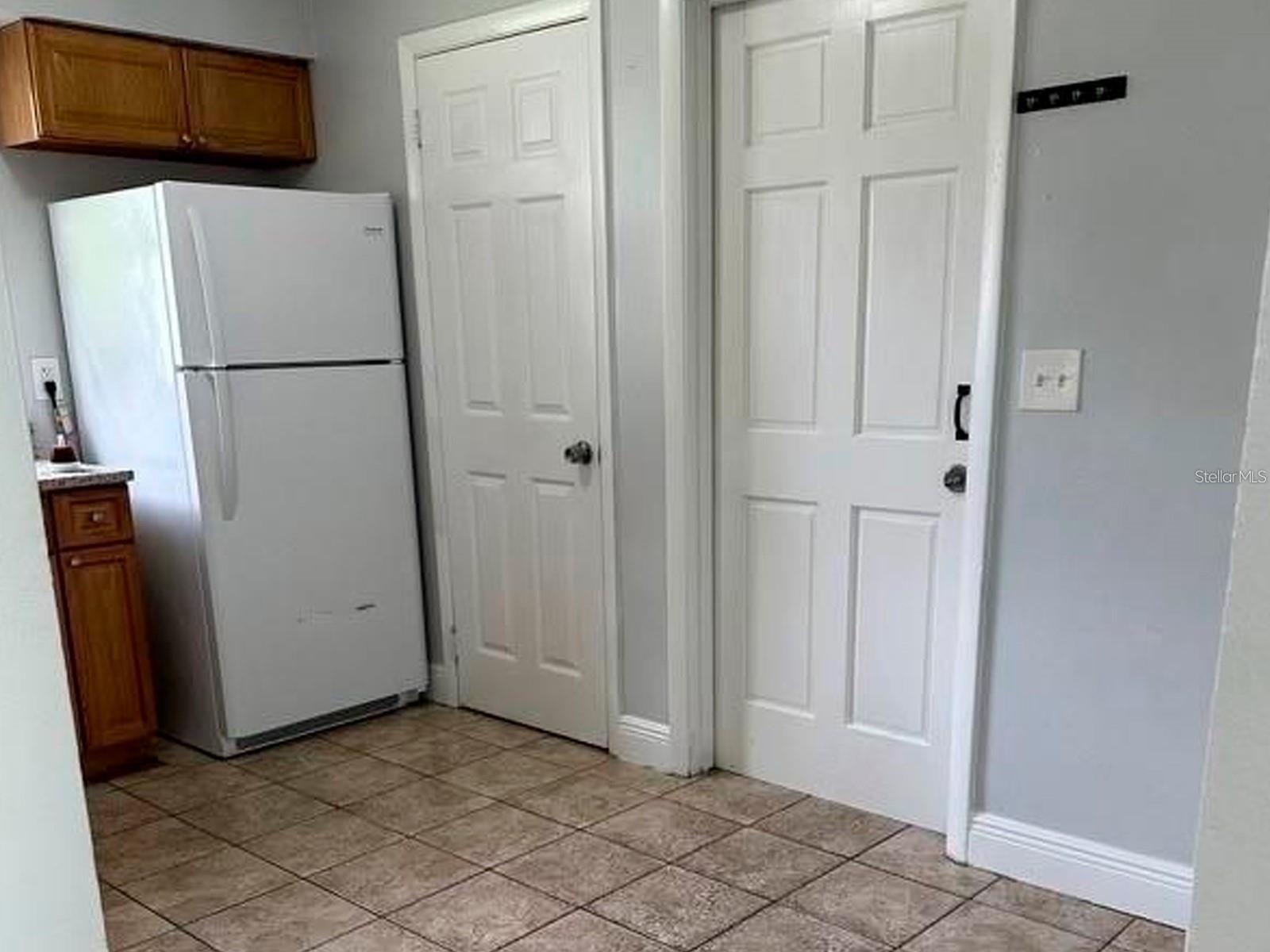 Image 3 of 6 For 709 Bryon Court 711