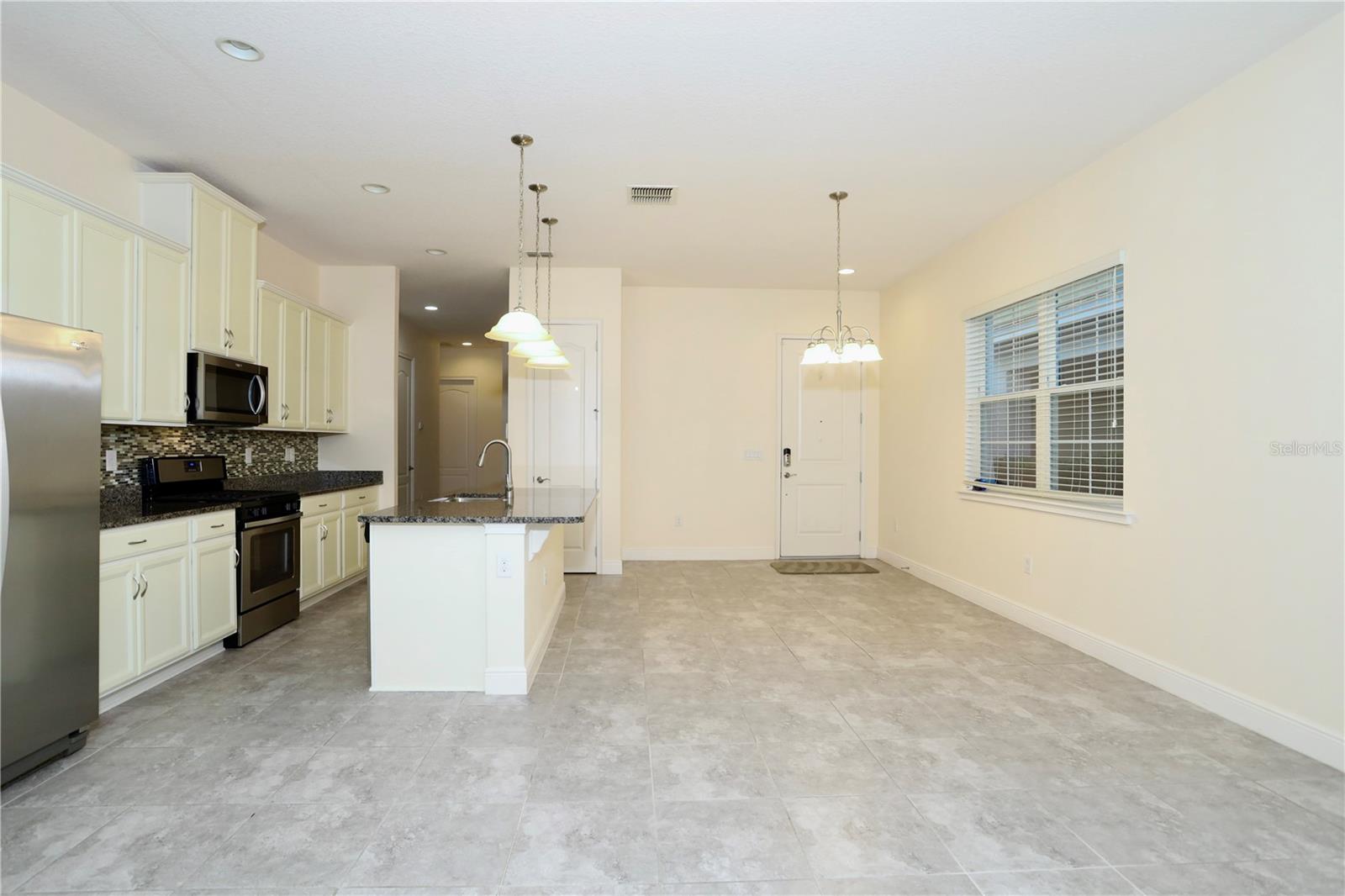 Image 10 of 33 For 2461 Datura Loop